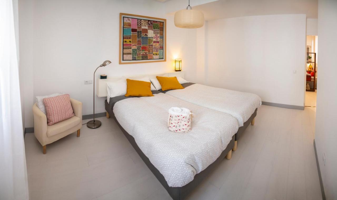 Centuria Macarena, Apartamento Duplex Seville Exterior photo